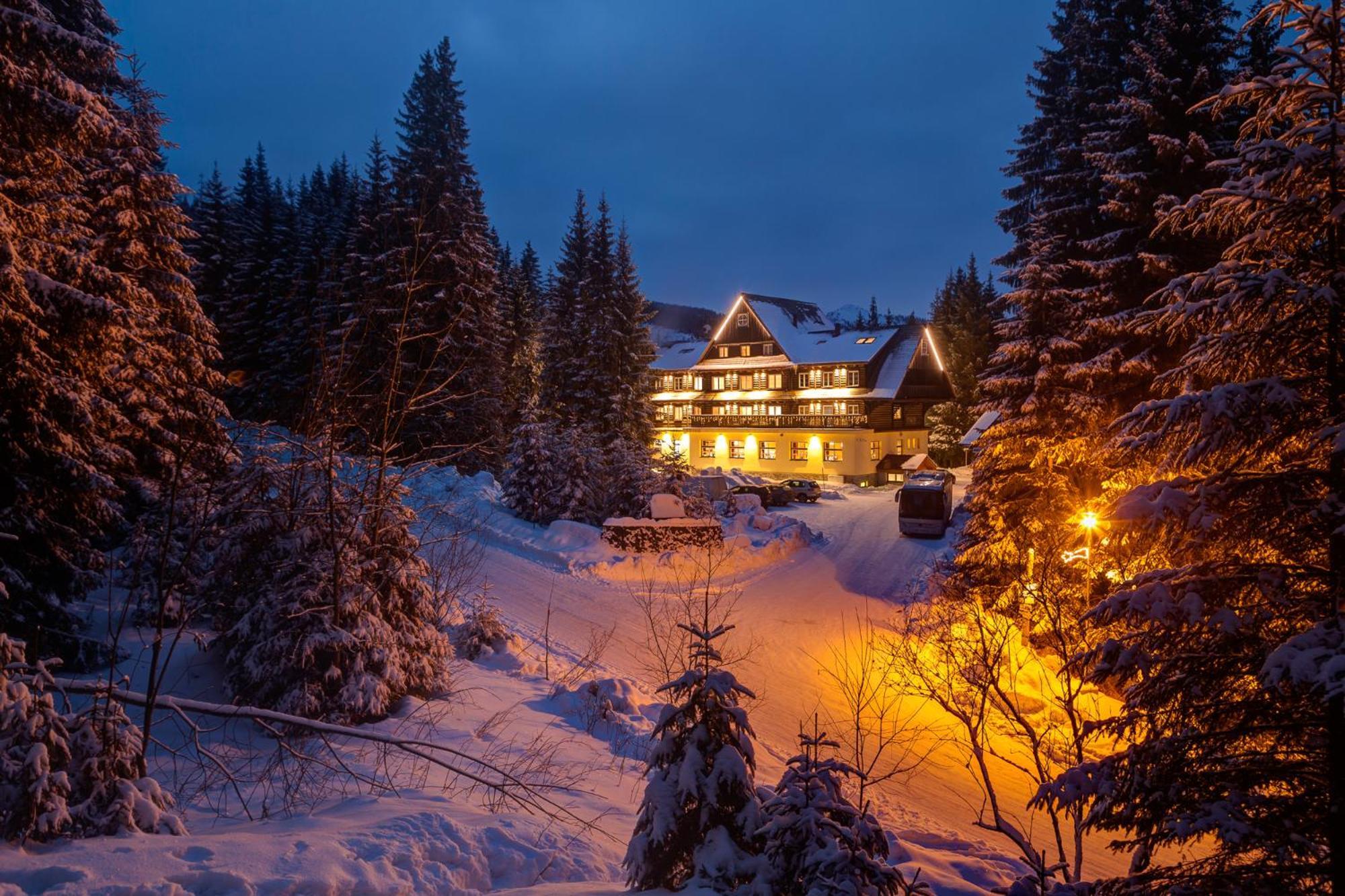 Hotel Mikulasska Chata Demänovská Dolina Exterior foto