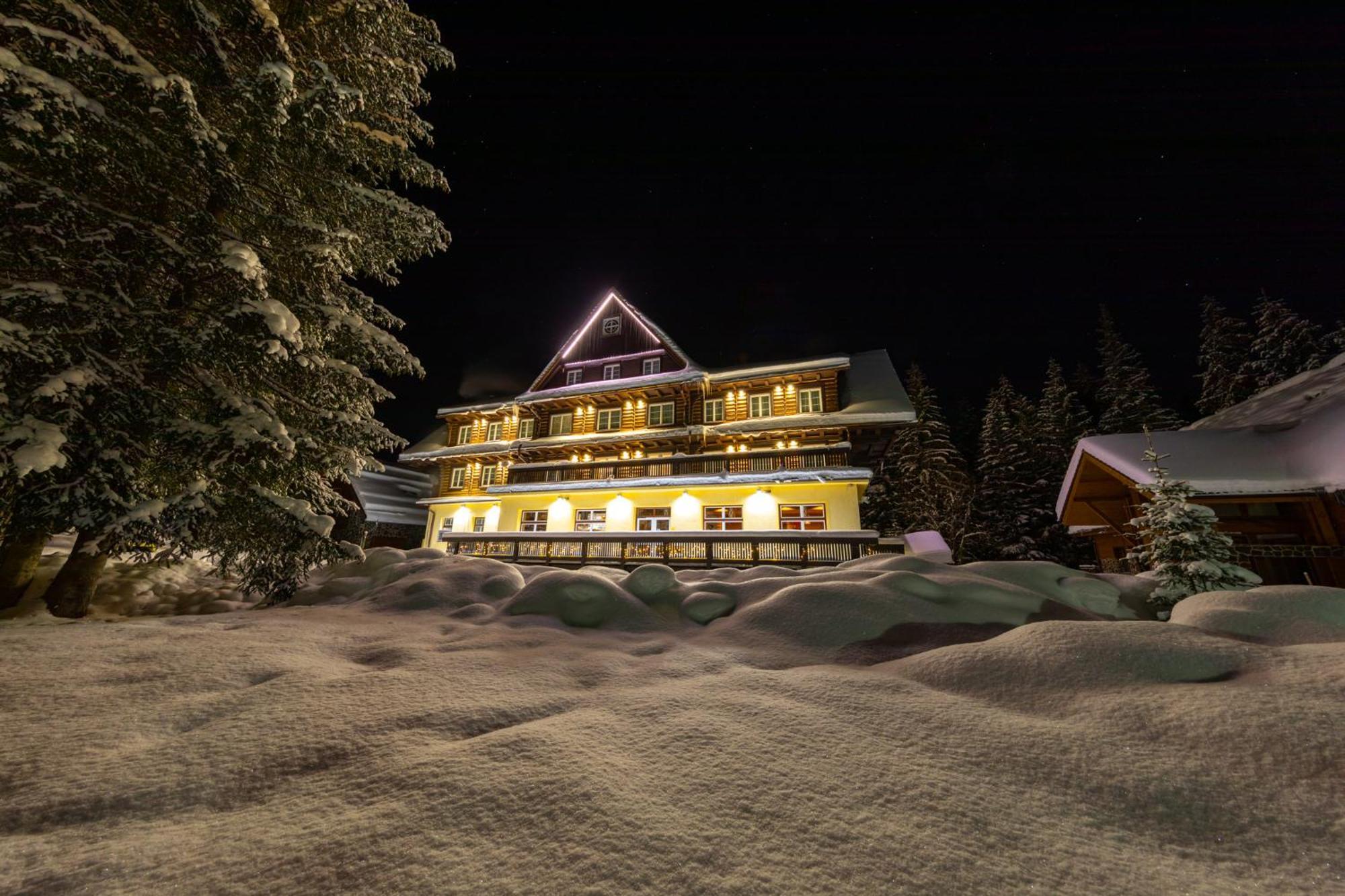 Hotel Mikulasska Chata Demänovská Dolina Exterior foto