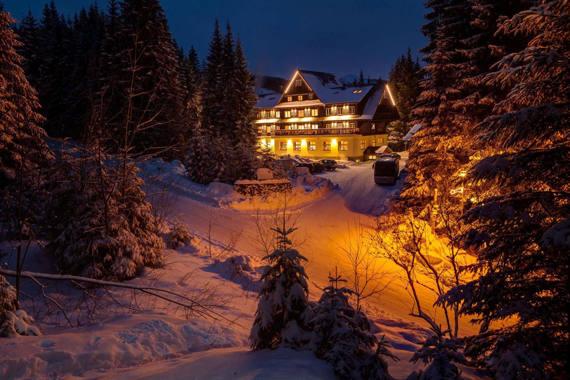 Hotel Mikulasska Chata Demänovská Dolina Exterior foto