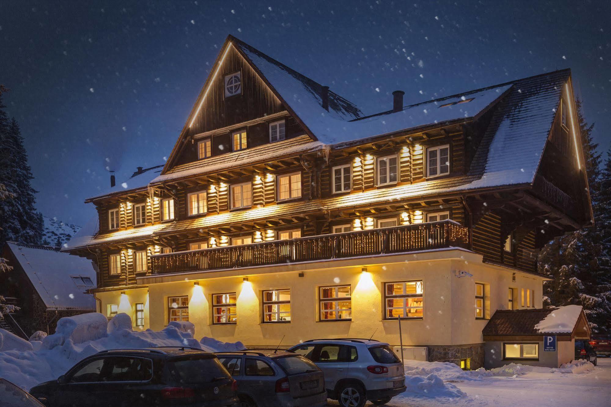 Hotel Mikulasska Chata Demänovská Dolina Exterior foto